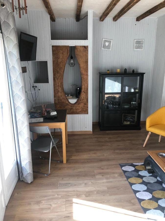 Les Vieille Tuiles Apartment Cudos Exterior photo